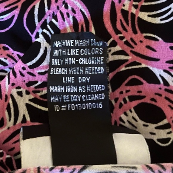 Studio 1940 Women’s Swirl Plus Size Blouse - Picture 4 of 4